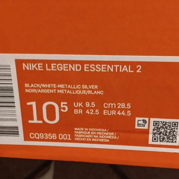 Nike legend essentials 2 BNIB - Picture 1 of 3